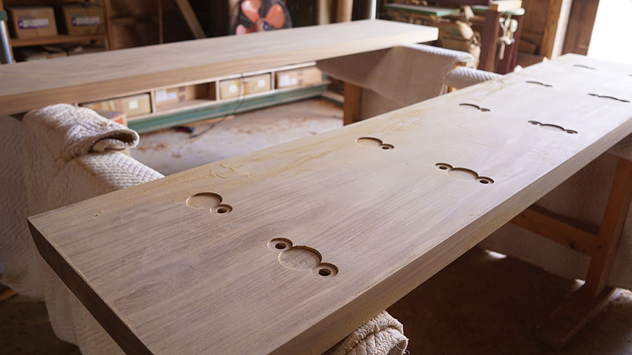 一枚板鉄脚取り付け