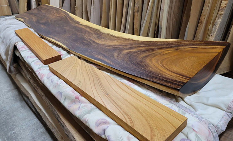 モンキーポット一枚板カウンター