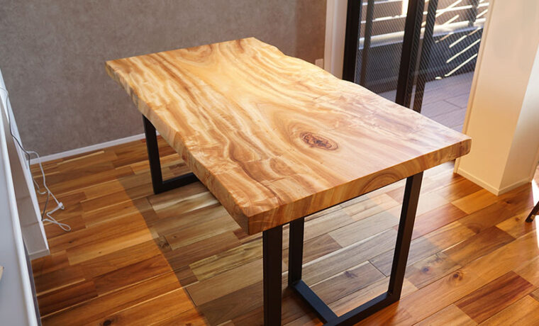 楠一枚板ダイニングテーブル