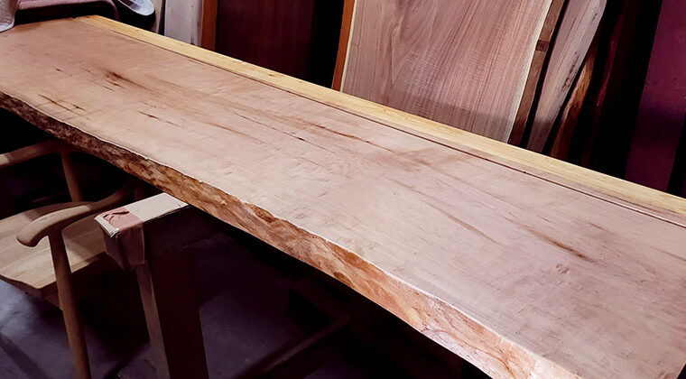 楓一枚板カウンター