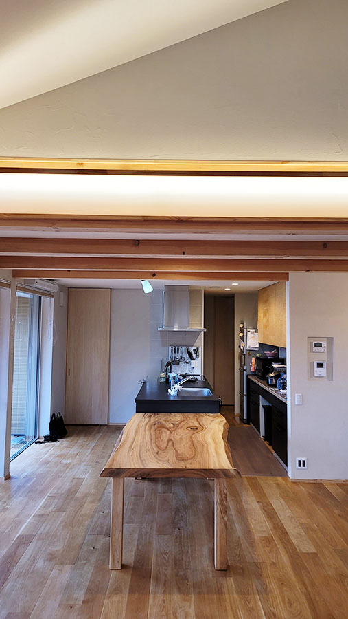 楠一枚板ダイニングテーブル