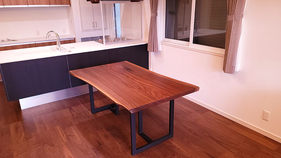 ブラックウォルナット一枚板テーブル