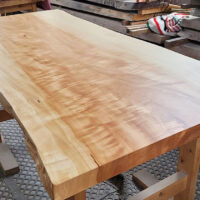 栃の木無垢一枚板