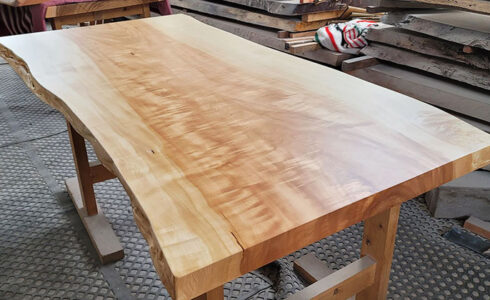 栃の木無垢一枚板