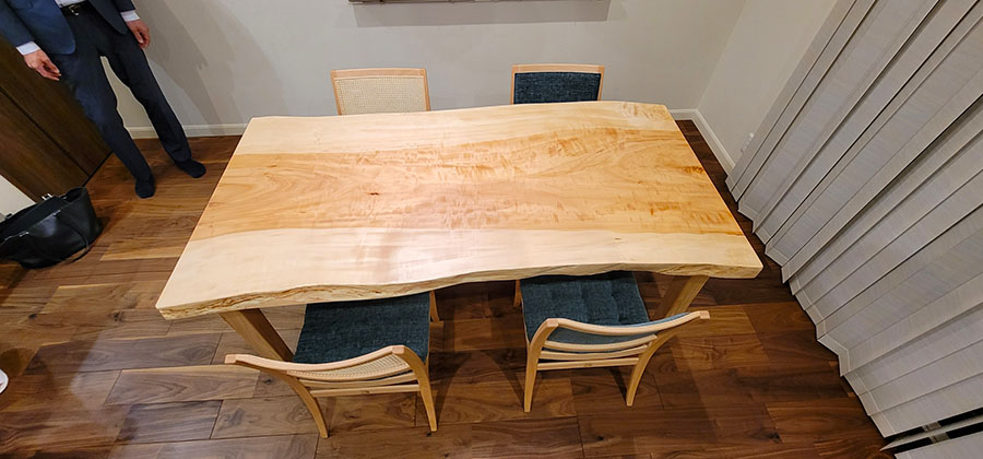 栃無垢一枚板ダイニングテーブル