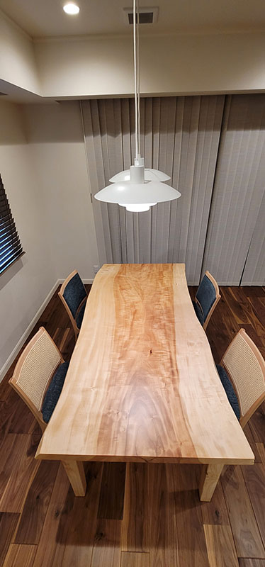 栃一枚板ダイニングテーブル