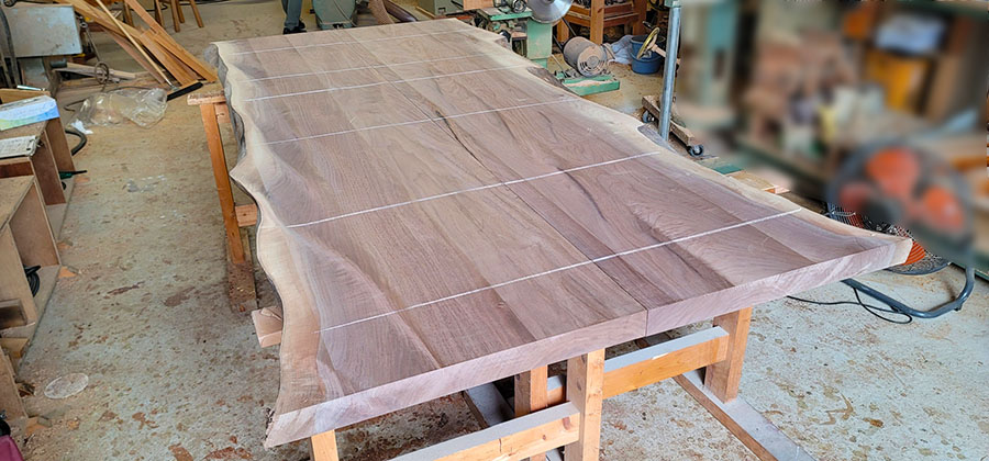 無垢一枚板の会議テーブル