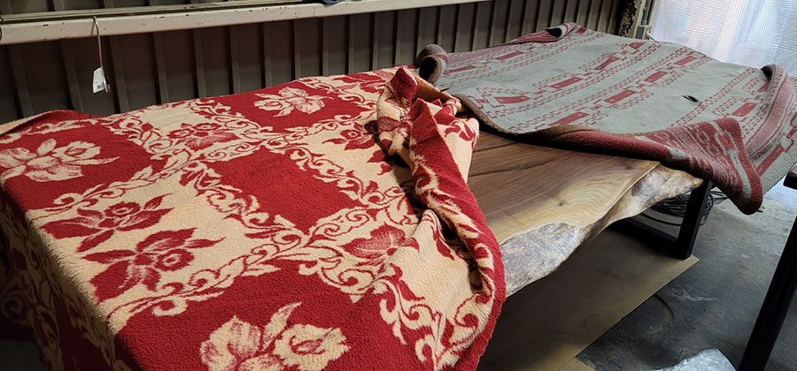 ウォルナットテーブル