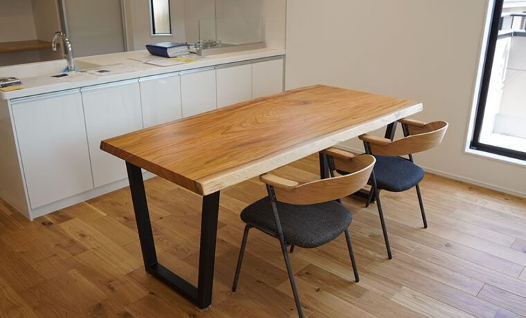 ケヤキ一枚板ダイニングテーブル