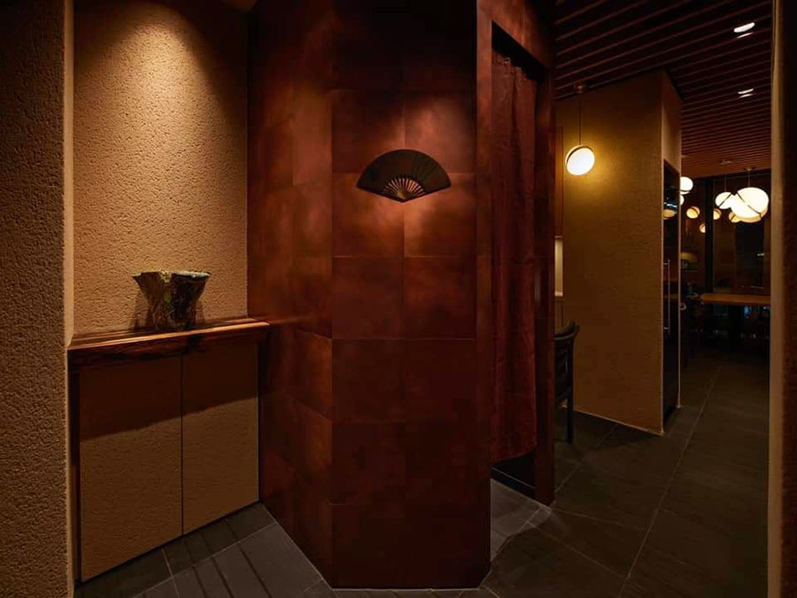 エントランスの花台