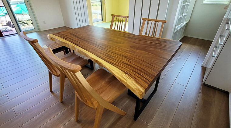 モンキーポット一枚板ダイニングテーブル