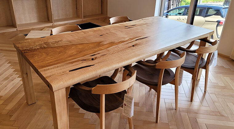 栃一枚板テーブル