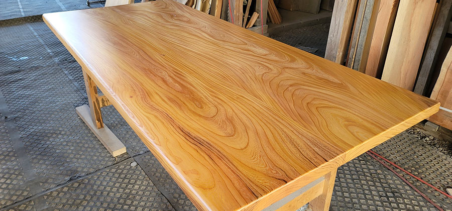 ケヤキ無垢赤身テーブル