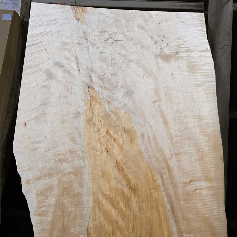 楓一枚板木目上部