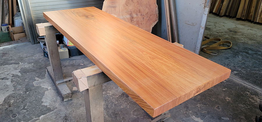 ケヤキの木の板