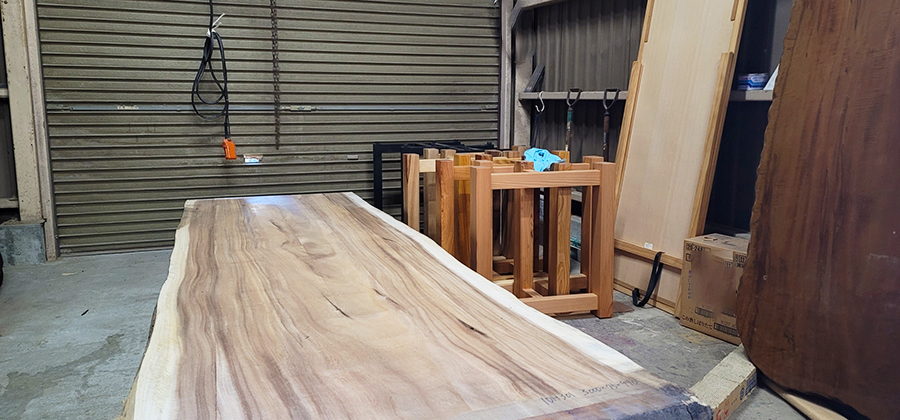 モンキーポット一枚板展示