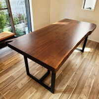 ブラックウォルナット一枚板ダイニングテーブル