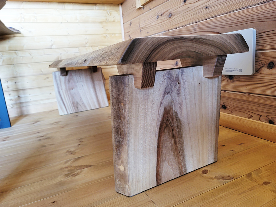 ベンチ　フローティング