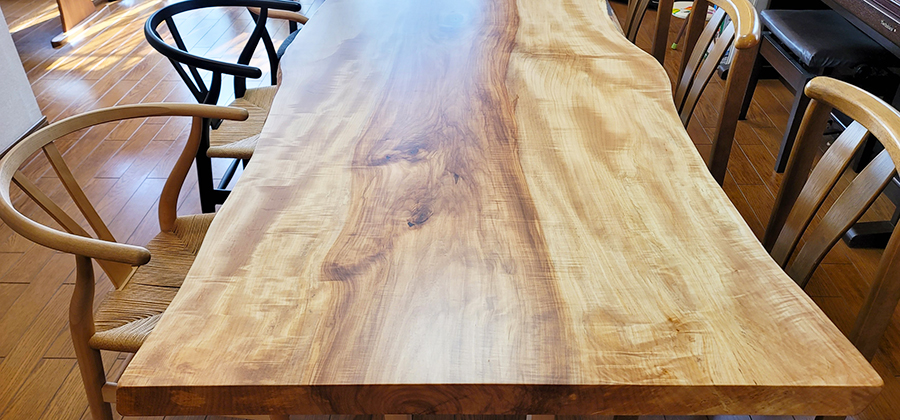 栃一枚板の木目