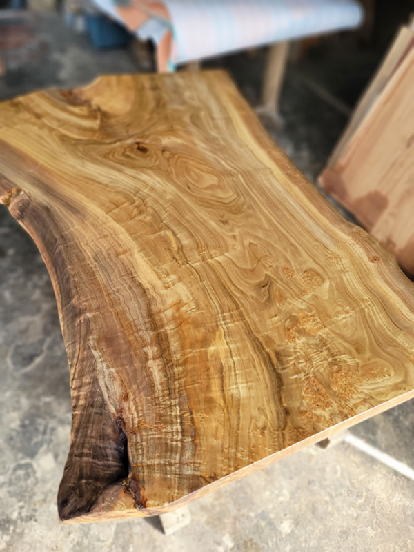 楠一枚板テーブル