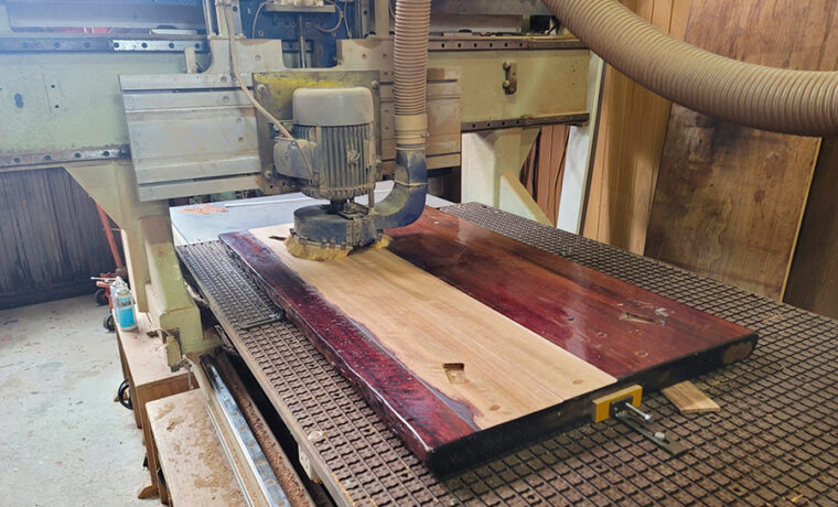 持ち込みの無垢一枚板の修理