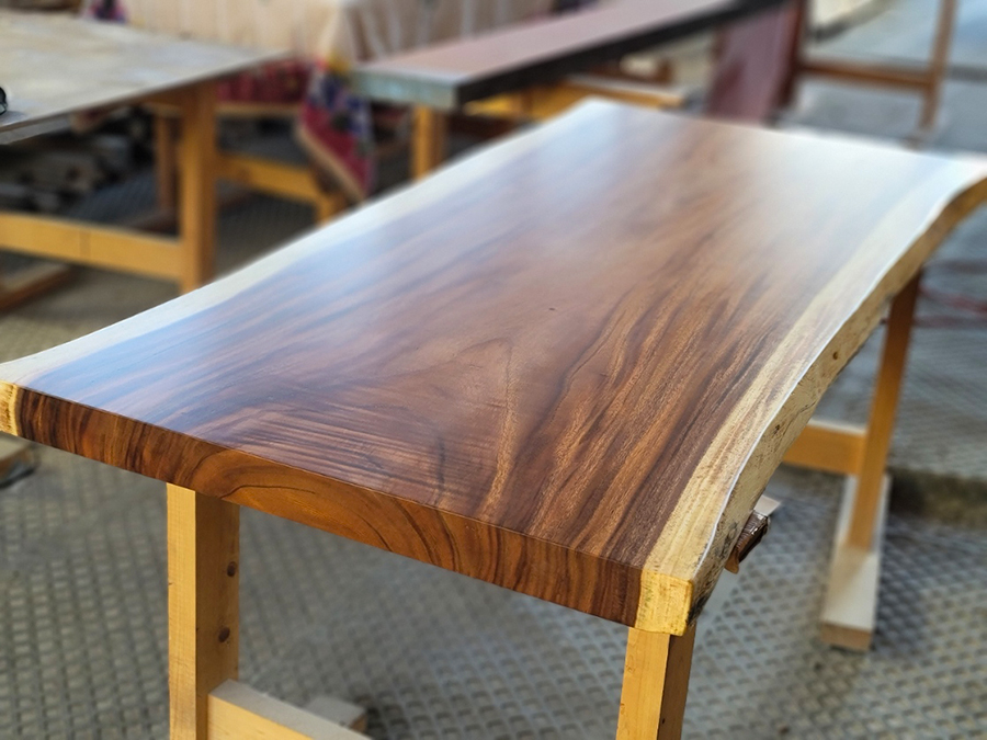 木の無垢一枚板テーブル天板製造