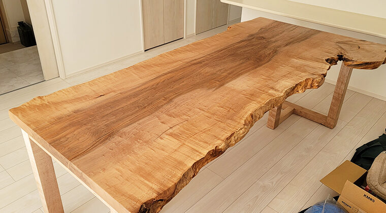 楓無垢一枚板テーブル製作