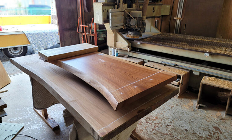 一枚板テーブル製作