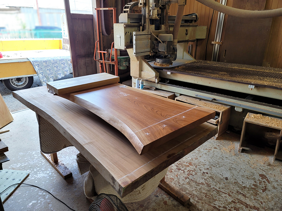 一枚板テーブル製作