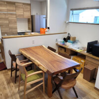 モンキーポット一枚板ダイニングテーブル販売