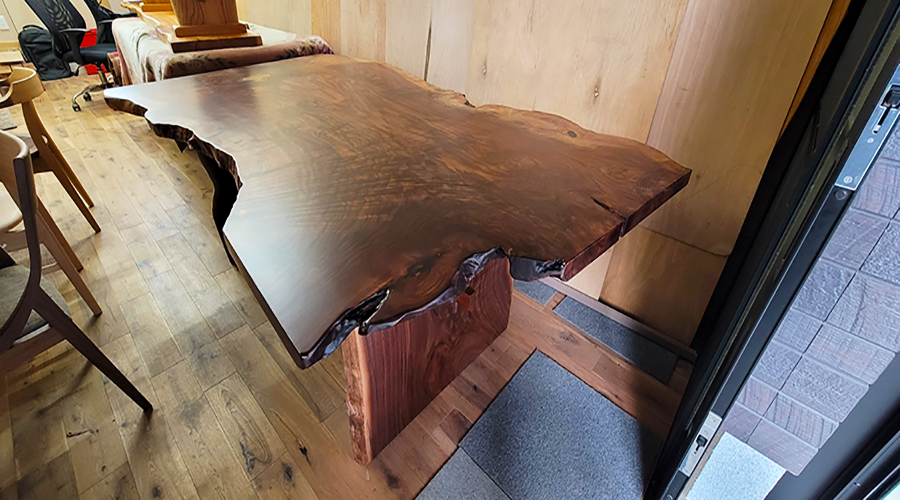 ウォルナットダイニングテーブル