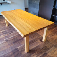 ケヤキの一枚板ダイニングテーブル