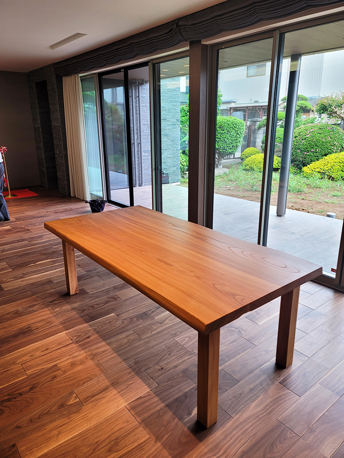 千葉県鎌ケ谷市｜一枚板テーブルお届け｜お持ち込みのケヤキ材を