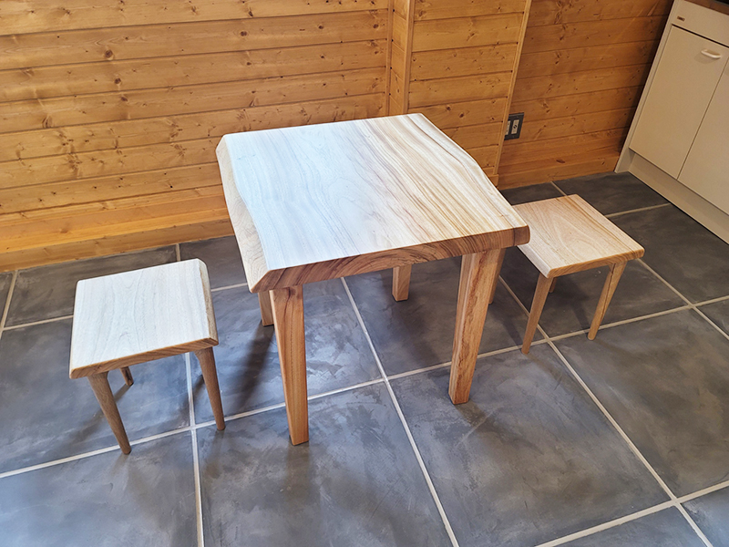 一枚板打ち合わせテーブル