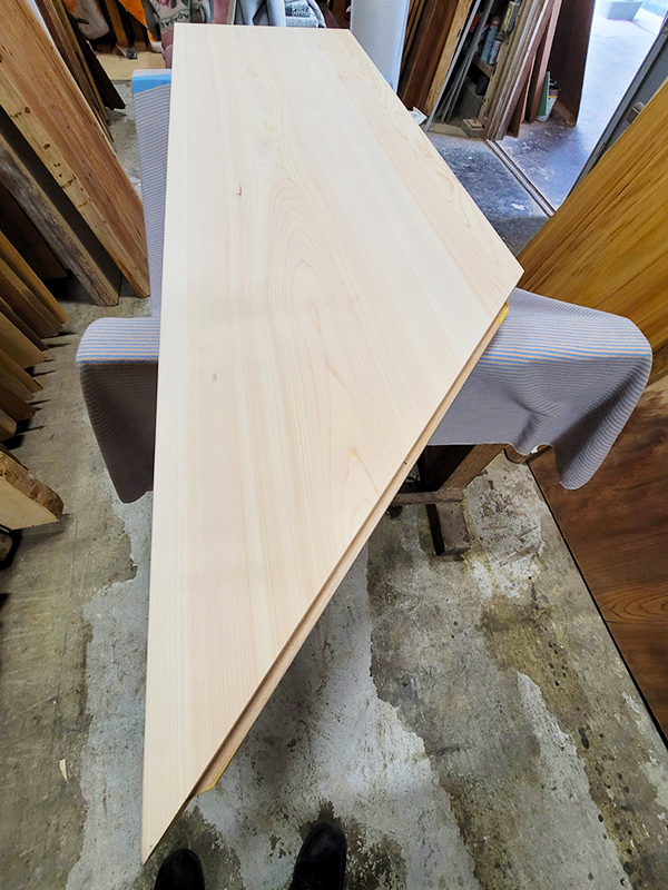 寿司店ヒノキカウンター