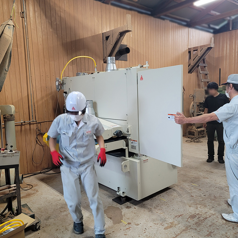 ワイドベルトサンダー導入