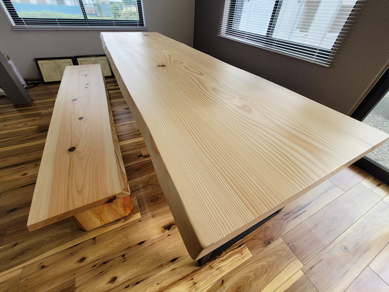もみのき一枚板テーブル