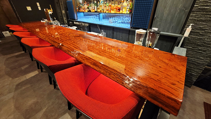 一枚板バーカウンター