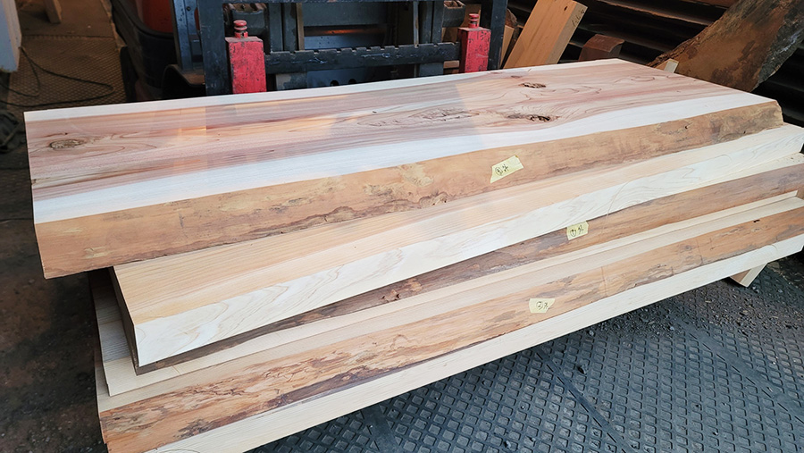 無垢テーブル二枚接ぎ