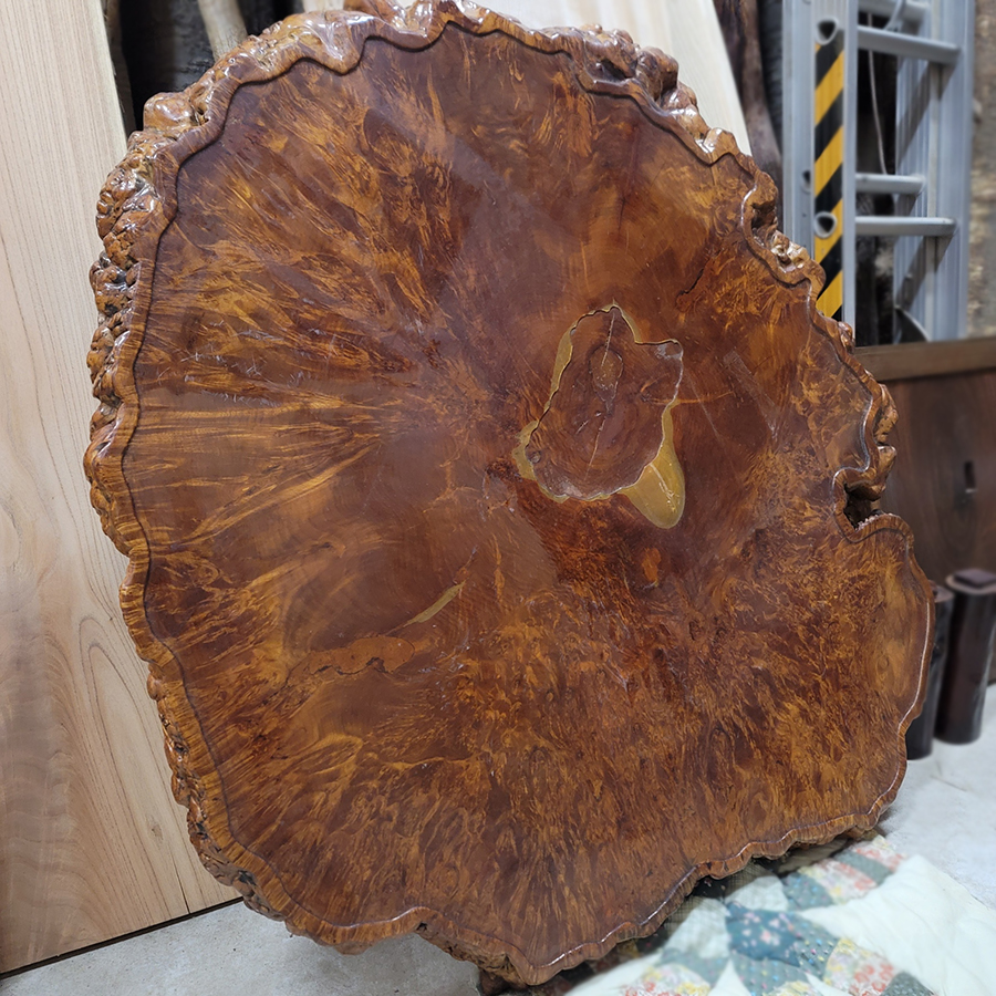 丸い一枚板テーブル