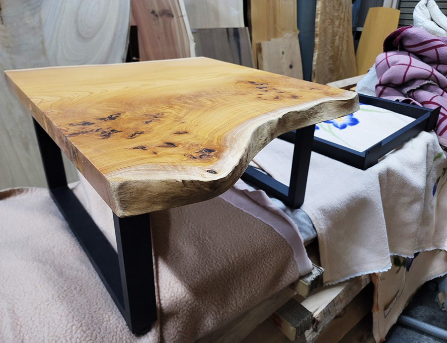 アイアン脚一枚板テーブル