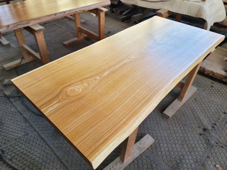 タモ一枚板テーブル