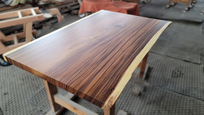 モンキーポット一枚板ダイニングテーブル