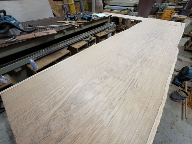 アサメラ一枚板カウンター