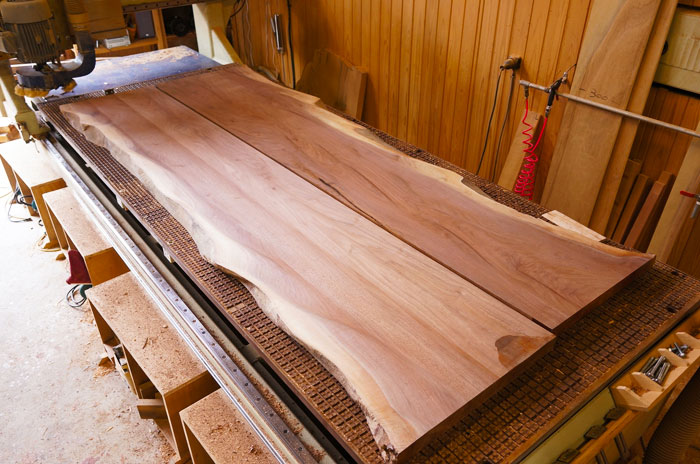 ブラックウォルナット一枚板巨大テーブル