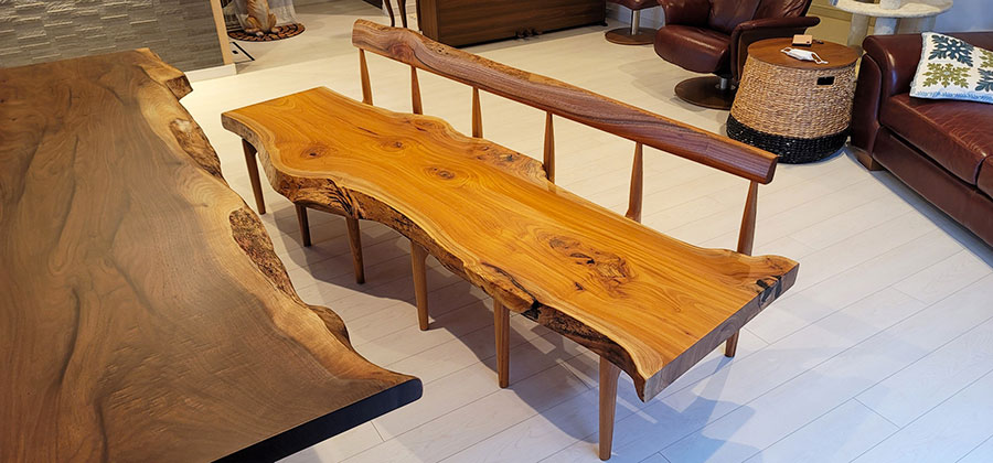 背もたれ付き一枚板ベンチ